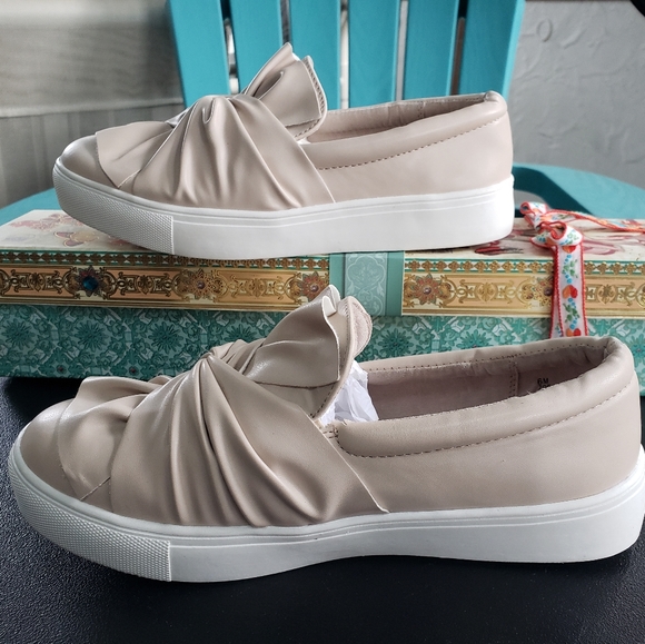 MIA Zoe Blush Slip On Sneakers - Picture 4 of 7